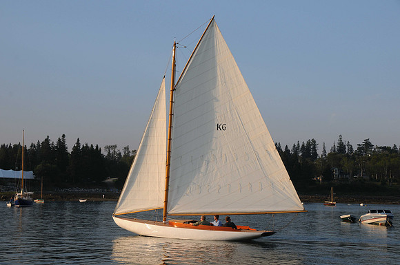 Herreshoff Buzzards Bay 18 "Uncas"